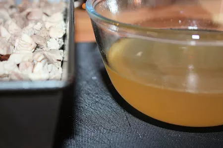 Заливная закуска «мясной микс»: шаг 9