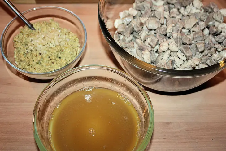 Заливная закуска «мясной микс»: шаг 10