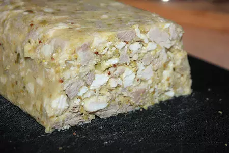 Заливная закуска «мясной микс»: шаг 12