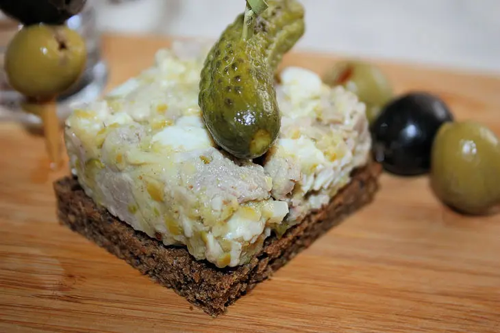 Заливная закуска «мясной микс»: шаг 13