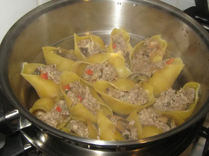 Фаршерованные конкильони: шаг 13