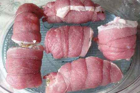 Мясные рулетики с изысканным гранатовым соусом: шаг 4