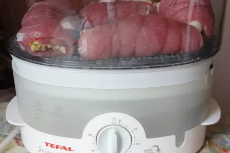 Мясные рулетики с изысканным гранатовым соусом: шаг 5