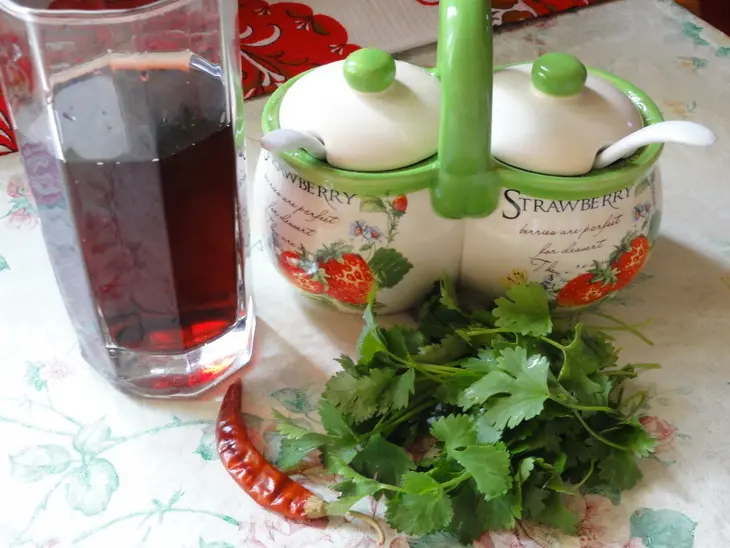 Мясные рулетики с изысканным гранатовым соусом: шаг 7