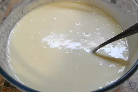 Торт цирк с медовыми коржами и сметанно-маслянным кремом с карамелизированными изюмом и черносливом: шаг 7