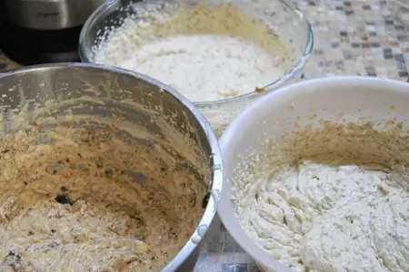 Торт цирк с медовыми коржами и сметанно-маслянным кремом с карамелизированными изюмом и черносливом: шаг 12