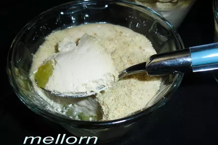 Десерт из запеченной ряженки с фруктами и ягодами: шаг 4