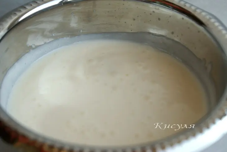 Пирог с ревенем, сметанным кремом и миндалём: шаг 5