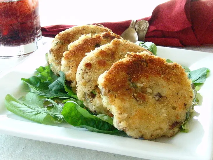 Картофельные котлеты с шитаке и курицей: шаг 3