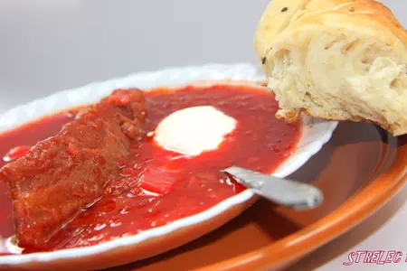 Борщ из молодой капусты с копчеными ребрышками и бальзамическим уксусом: шаг 3