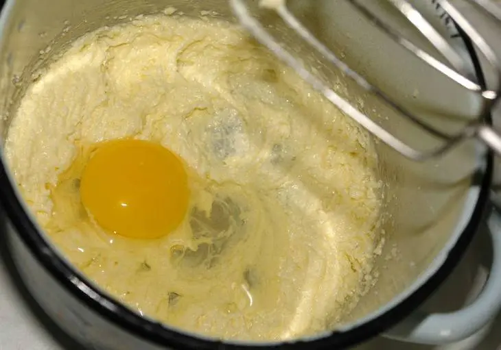 Кексы с шоколадом и банановый пирог с орехами: шаг 7