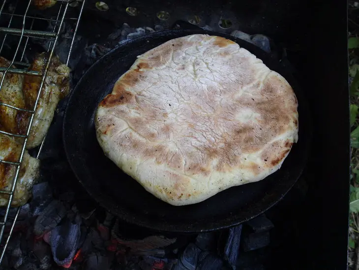 Хачапури с сыром и с зеленью: шаг 3