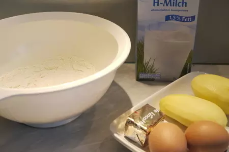 Дрожжевые картофельные оладьи: шаг 1