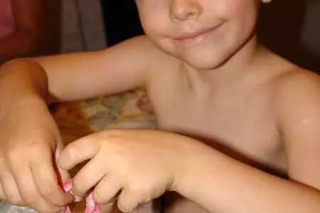 Клубнично-йогуртовый торт "все цветы для мамы": шаг 14