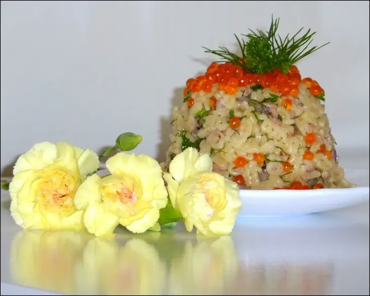 Макаронный салат с красной икрой: шаг 4