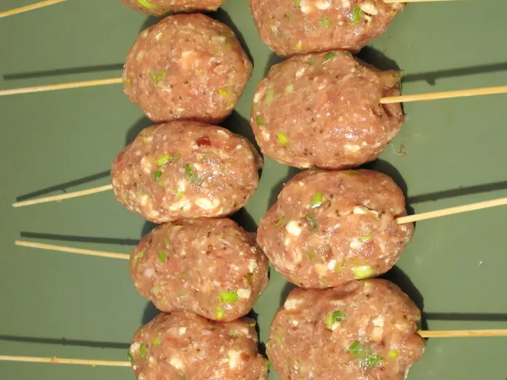 Котлеты куриные  с сыром в беконе на гриле.дуэль.: шаг 3