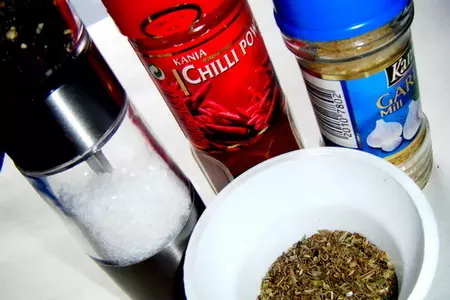 Рёбрышки на гриле в специях чими-чури  и соусом чими-чури ( дуэль ): шаг 4
