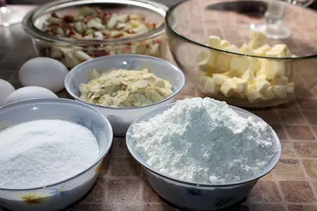 Ароматный пирог с нектаринами и розмарином: шаг 4