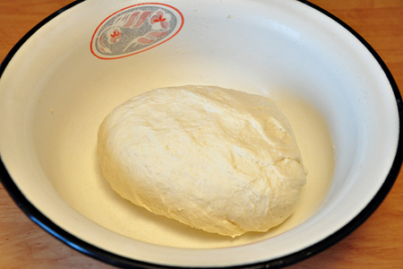 Погача(восточные пирожки) с сыром фета.: шаг 3