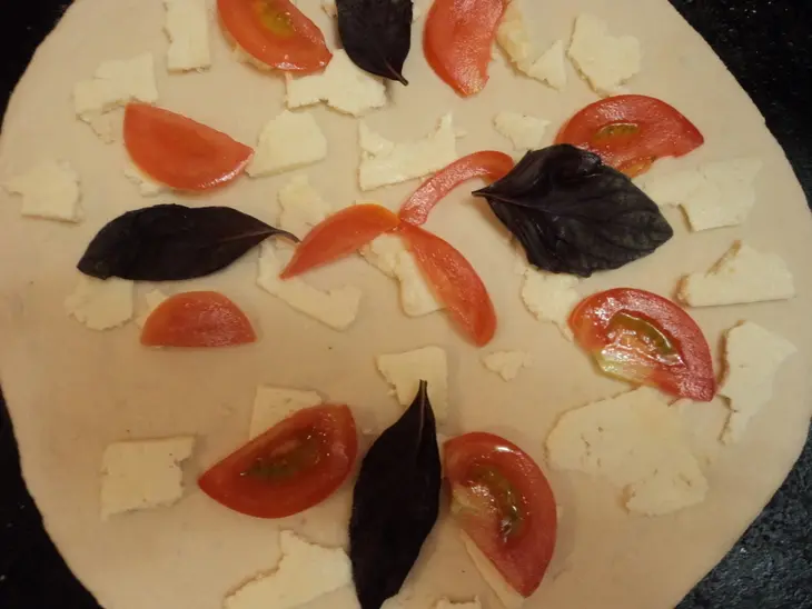 Лепешки с баклажанами, помидорами и сыром.: шаг 2