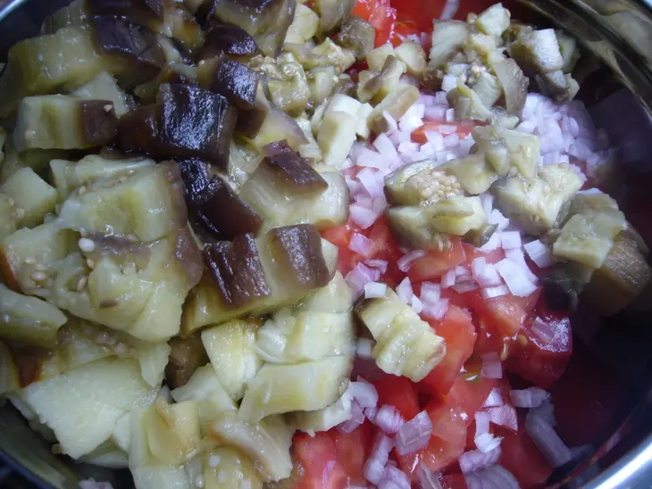 Салат с курицей, печёными баклажанами и лимонным соусом. (дуэль): шаг 3