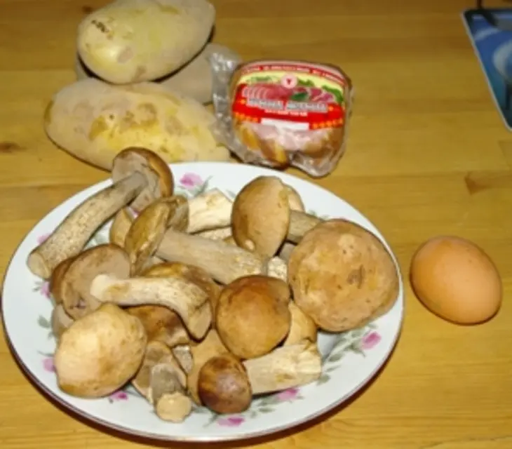Драники с грибами и копченой грудинкой: шаг 1