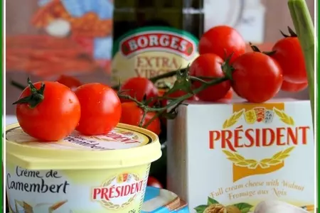 Тортик из цукини со сливочно-творожным  ореховым кремом и кремом из камамбера и руколы: шаг 1