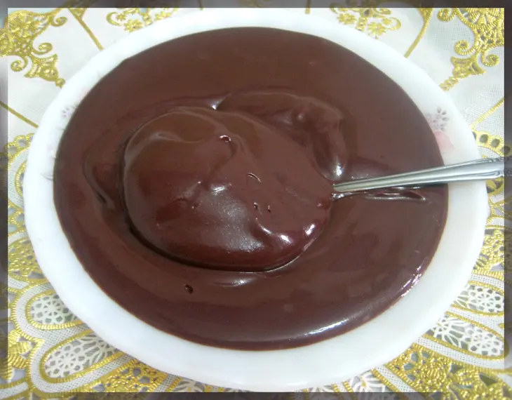 Торт к вечернему чаепитию с кремом и клубникой: шаг 2