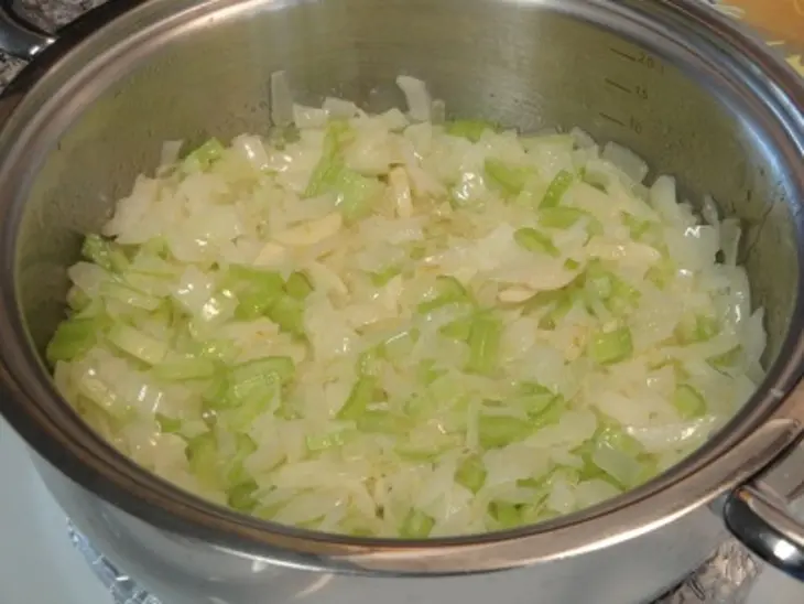 Кремовый суп с устрицами,снежным крабом и вином: шаг 5
