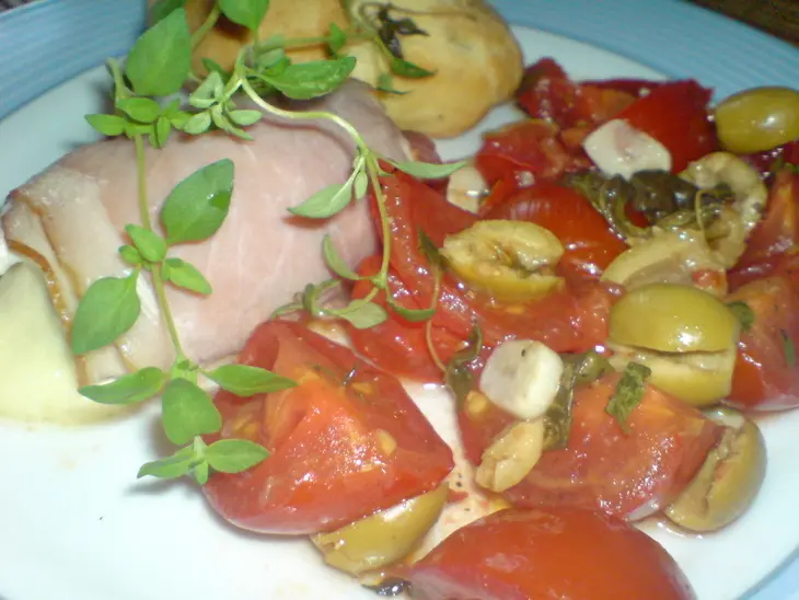 Рулетики из куриной грудинки,пармской ветчины и моццареллы,приготовленные на пару.: шаг 8