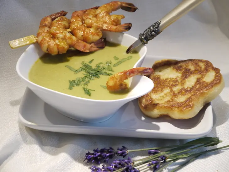 Суп-пюре из стручковой фасоли и сельдерея с креветками: шаг 6