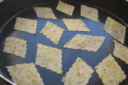 Русская версия сырных крекеров - " хрустяшки от николь" (nicoles cheddar crisps).: шаг 6