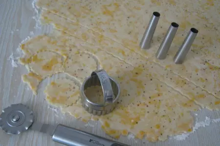 Русская версия сырных крекеров - " хрустяшки от николь" (nicoles cheddar crisps).: шаг 9