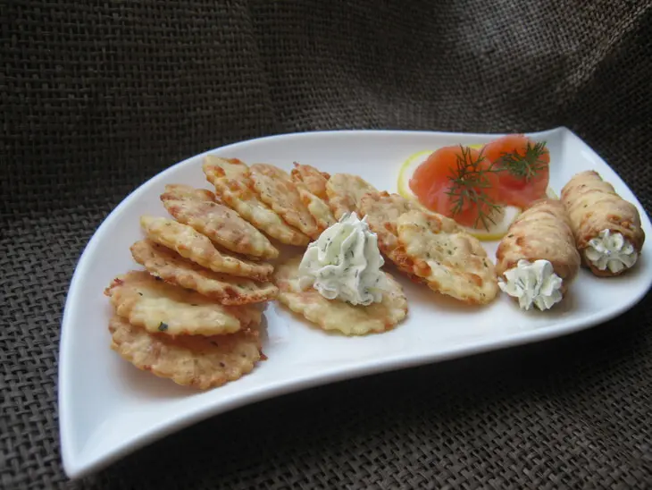 Русская версия сырных крекеров - " хрустяшки от николь" (nicoles cheddar crisps).: шаг 13