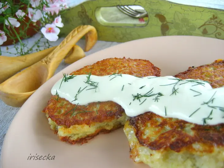 Драники, деруны, колдуны... это всё картофельные оладьи...: шаг 8