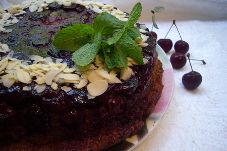 Пирог - перевёртыш "вишнёвый сад" с шоколадом, мёдом и грецкими орехами.: шаг 6