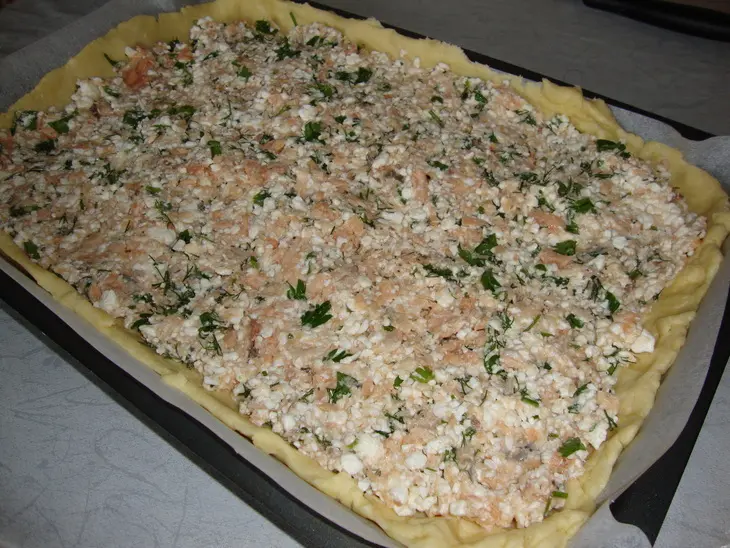 Пирог с рыбой и творогом: шаг 2