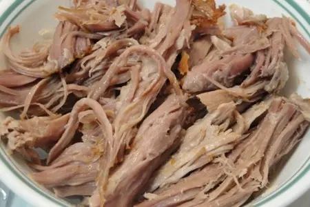 Гавайская пицца с мясом кабана, ананасом и грибами: шаг 2