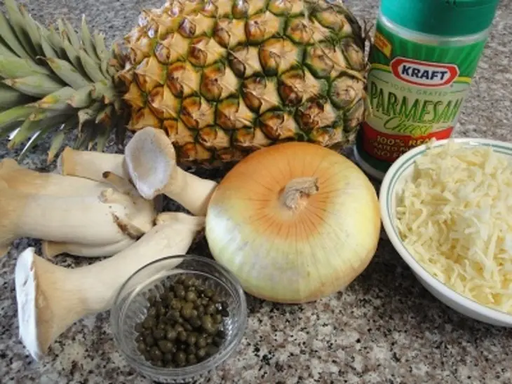 Гавайская пицца с мясом кабана, ананасом и грибами: шаг 5
