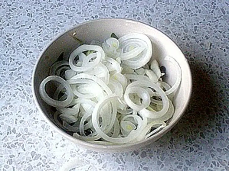 Легкий салат к мясу: шаг 3
