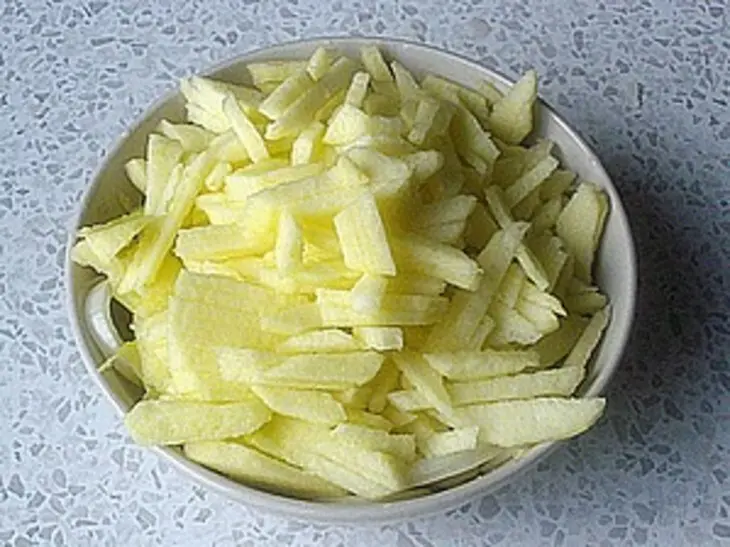 Легкий салат к мясу: шаг 4