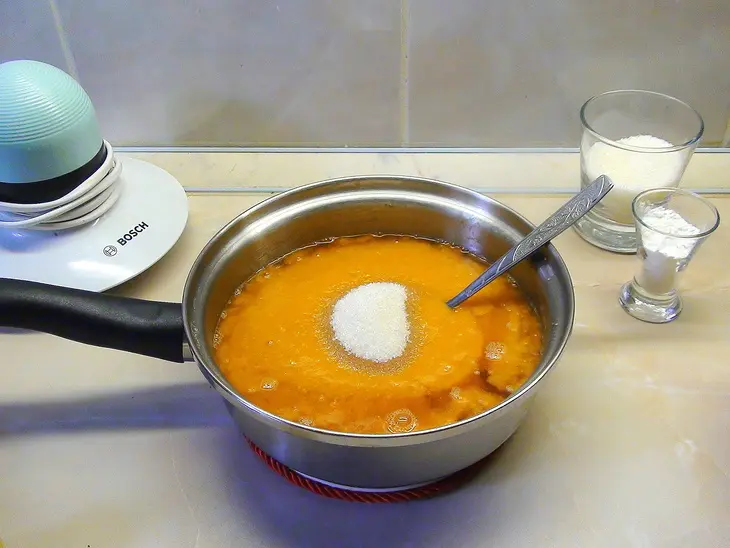 Фруктовый суп-пюре с заварным соусом и рисом.: шаг 9