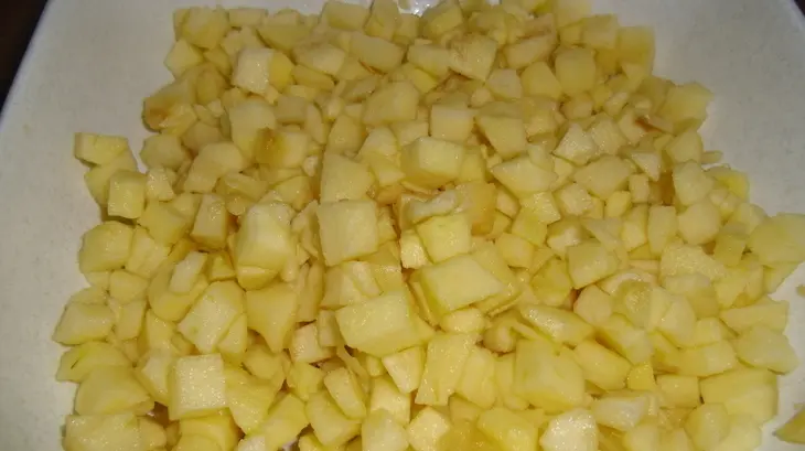 Блинчики с яблоками и изюмом!: шаг 1