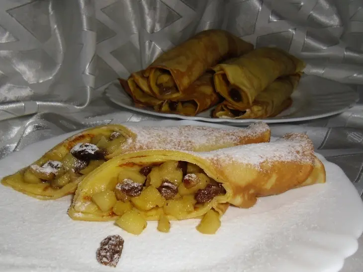 Блинчики с яблоками и изюмом!: шаг 5