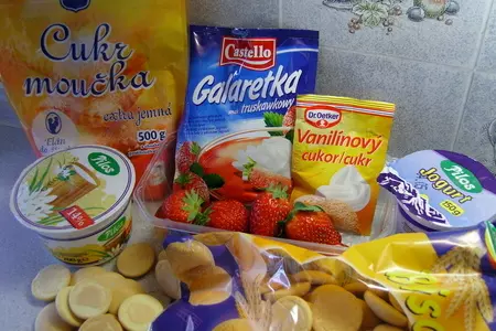 Торт клубничный со сметаной и желе: шаг 1