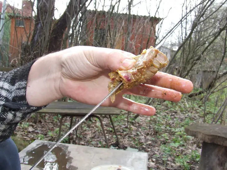 Шашлык в остром маринаде с красным луком: шаг 1