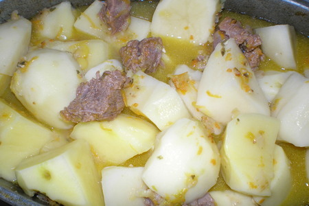 Картошка с мясом в гороховом соусе: шаг 4