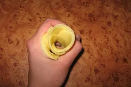 Розочки из картофеля: шаг 2