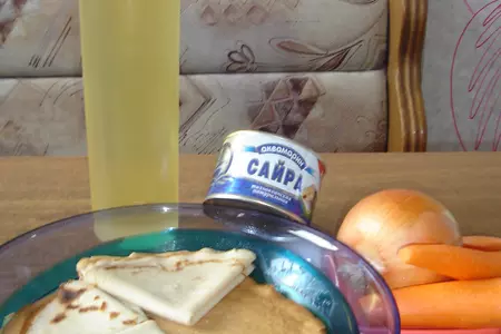 Блинчики с сайрой: шаг 1