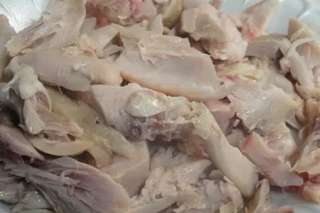 Кремовый суп с копчёной курицей и грибами: шаг 5